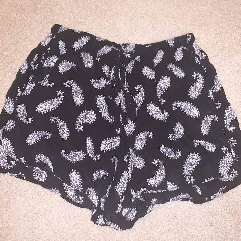 Brandy Melville flowy shorts